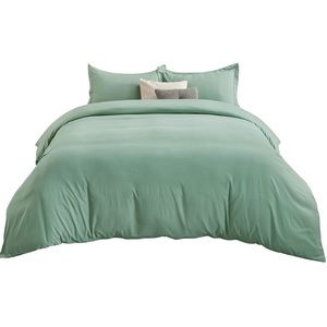 Beautiful green duvet cover.